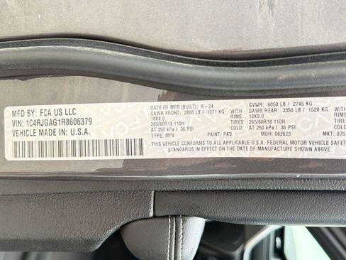 Used 2024 Jeep Grand Cherokee Altitude RWD image 18