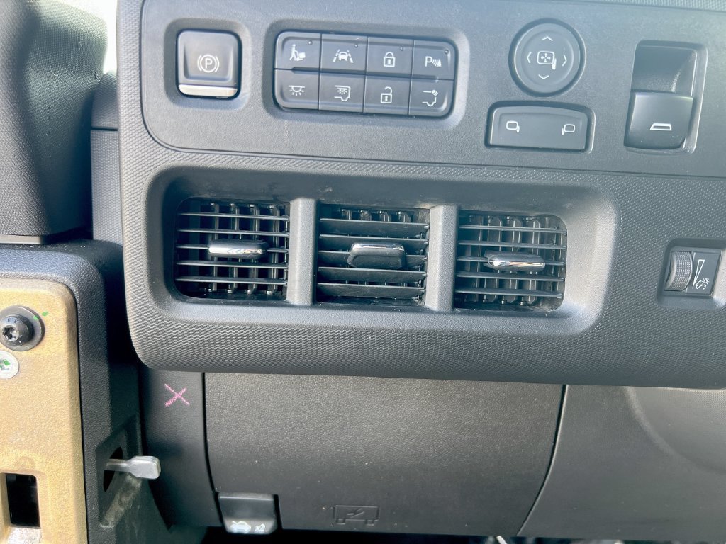 Used 2024 Chevrolet Brightdrop 600 w/ Battery Pack, Max Range AWD/4WD image 16