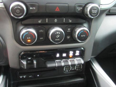 Used 2019 RAM 1500 Big Horn AWD/4WD image 31