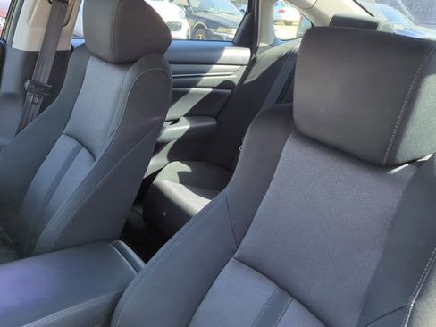 Used 2018 Honda Accord EX image 18