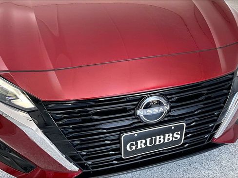 Used 2023 Nissan Altima 2.5 SV w/ SV Premium Package FWD image 31