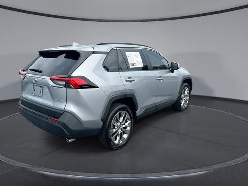 Used 2023 Toyota RAV4 XLE Premium FWD image 11