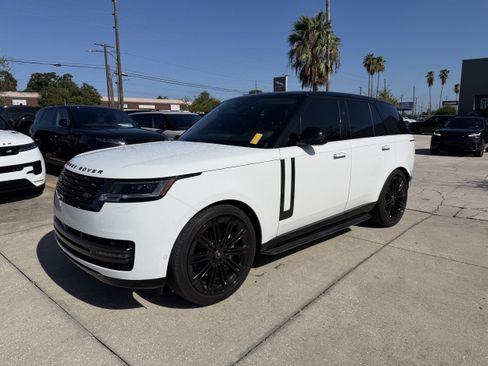Used 2024 Land Rover Range Rover SE AWD/4WD image 1