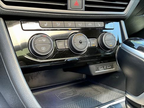 Used 2023 Volkswagen Jetta SEL FWD image 14