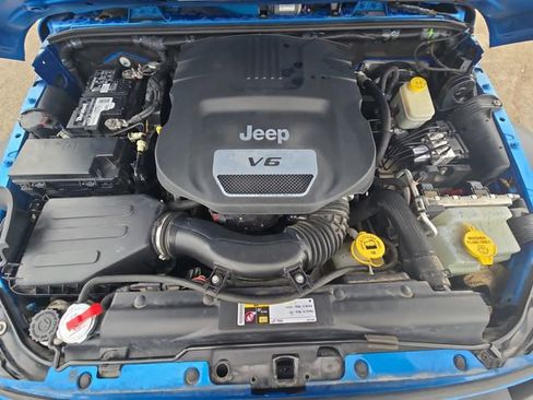 Used 2015 Jeep Wrangler Unlimited Sport image 27