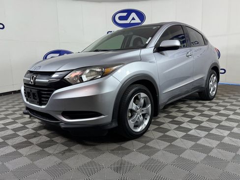 Used 2017 Honda HR-V LX image 29