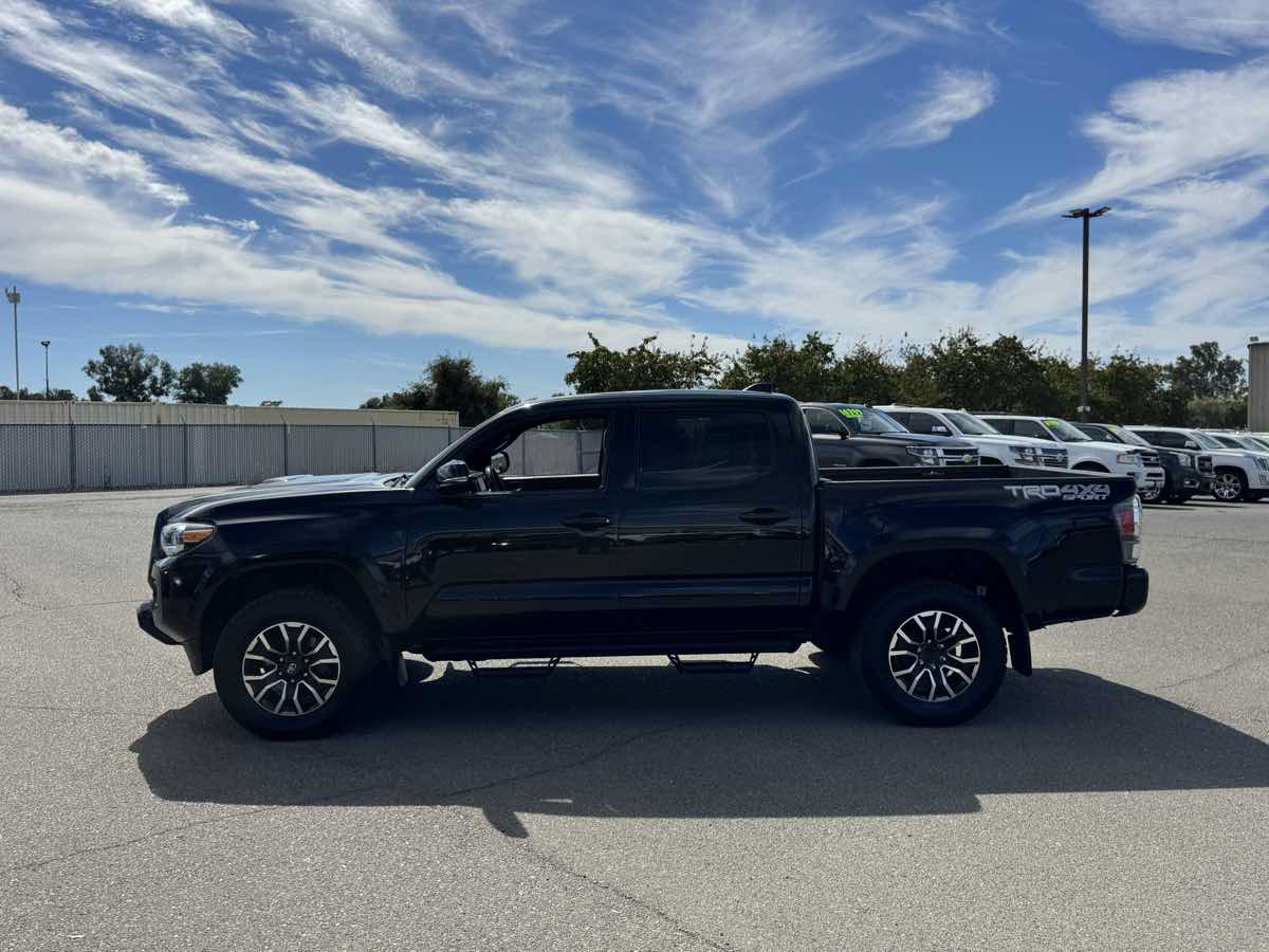 Used 2022 Toyota Tacoma TRD Sport w/ TRD Premium Sport Package AWD/4WD image 6