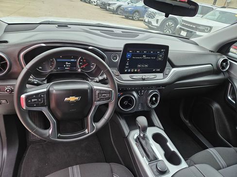 Used 2025 Chevrolet Blazer LT FWD image 16