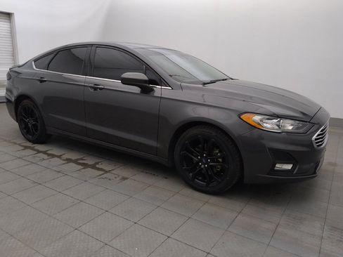 Used 2019 Ford Fusion SE w/ Equipment Group 151A FWD image 11
