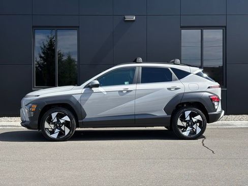 Used 2025 Hyundai Kona Limited AWD/4WD image 4