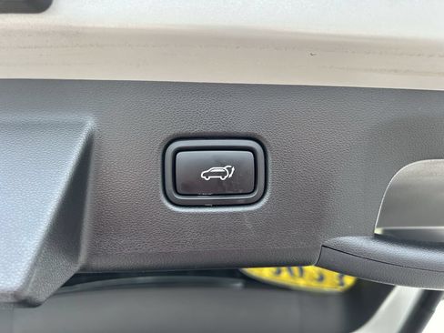 Used 2022 Hyundai Tucson Limited FWD image 16
