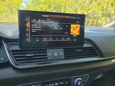 Used 2021 Audi Q5 Premium Plus w/ Premium Plus Package image 19