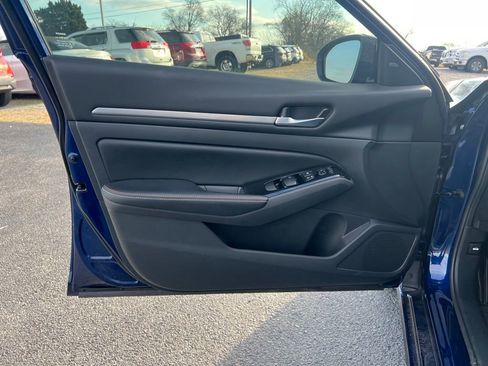 Used 2024 Nissan Altima 2.5 SR w/ SR Premium Package image 14