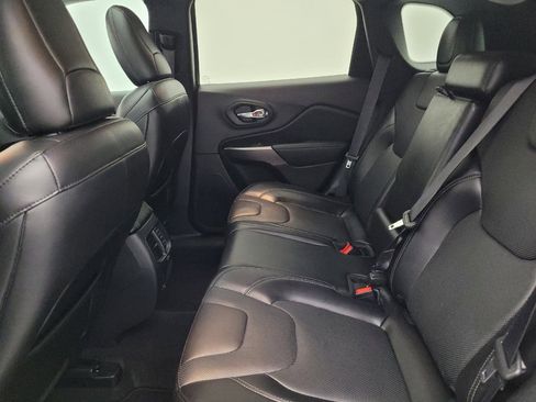 Used 2020 Jeep Cherokee Limited image 18