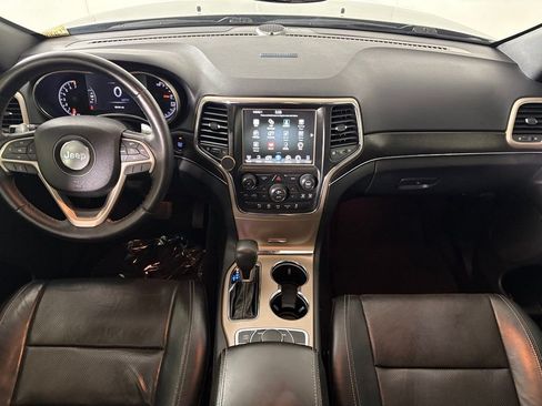 Used 2017 Jeep Grand Cherokee Limited w/ Luxury Group II AWD/4WD image 34