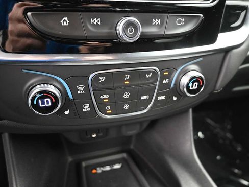 Used 2023 Chevrolet Traverse LT AWD/4WD image 15