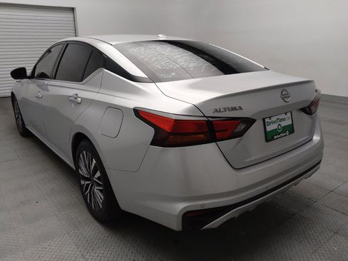 Used 2023 Nissan Altima 2.5 SV w/ SV Premium Package FWD image 5