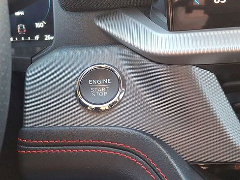 Used 2025 Ford Explorer ST image 23