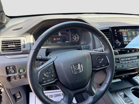 Used 2023 Honda Passport TrailSport image 11