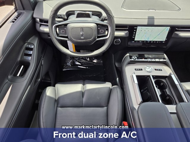 New 2027 Lincoln Navigator Premiere AWD/4WD image 13