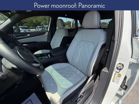 Used 2026 Volkswagen Atlas Cross Sport SEL Premium R-Line AWD/4WD image 8