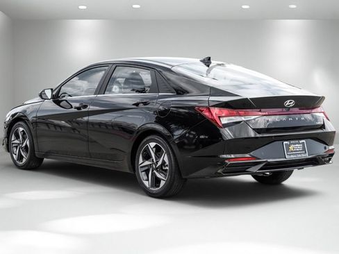 Used 2023 Hyundai Elantra Limited FWD image 11