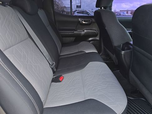 Used 2022 Toyota Tacoma TRD Off-Road w/ Technology Package image 27