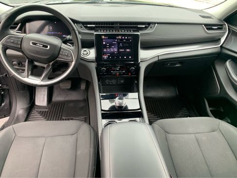 Used 2022 Jeep Grand Cherokee Laredo w/ Luxury Tech Group I image 9