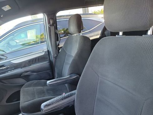 Used 2015 Dodge Grand Caravan SE w/ Quick Order Package 29E SE FWD image 16