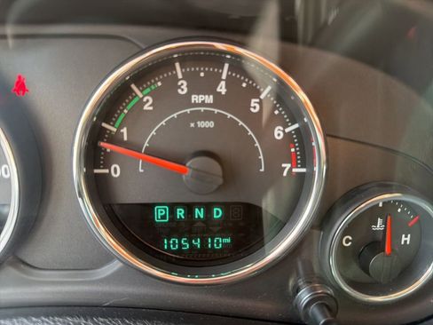 Used 2015 Jeep Wrangler Sport w/ Quick Order Package 24S AWD/4WD image 36