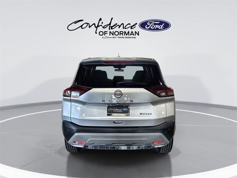 Used 2023 Nissan Rogue SV image 7