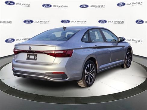 Used 2025 Volkswagen Jetta Sport image 5