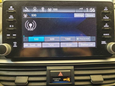 Used 2018 Honda Accord Touring image 25
