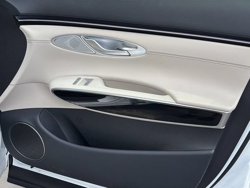 Certified 2026 Genesis GV70 2.5T AWD/4WD image 37