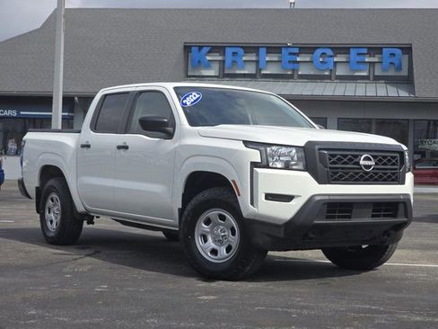 Used 2022 Nissan Frontier S w/ Technology Package AWD/4WD image 2