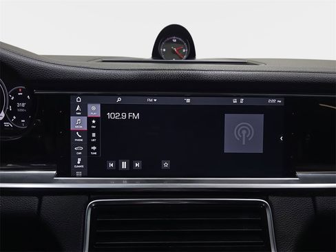 Used 2018 Porsche Panamera 4 image 23