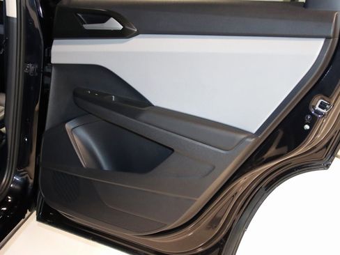 Used 2022 Volkswagen Taos SEL image 62