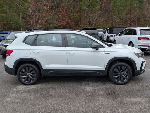 Used 2024 Volkswagen Taos S image 10