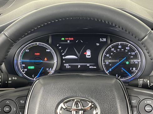 Certified 2024 Toyota Venza XLE AWD/4WD image 13
