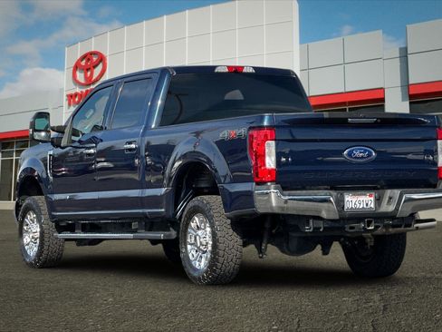 Used 2019 Ford F250 XLT w/ XLT Premium Package image 5