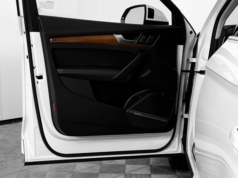 Certified 2023 Audi Q5 2.0T Premium Plus w/ Premium Plus Package image 16