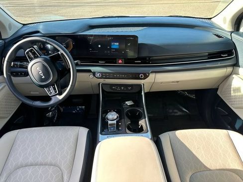 Used 2026 Kia Carnival EX FWD image 24