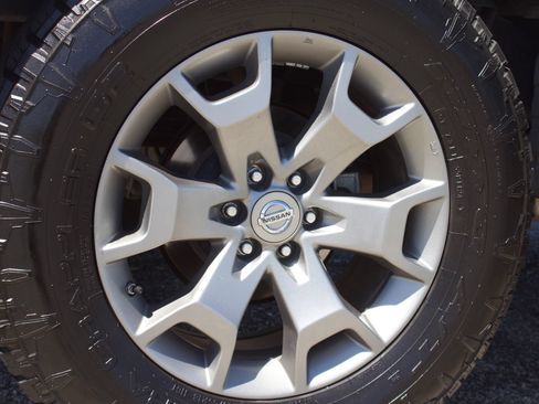 Used 2019 Nissan Frontier SL RWD image 14
