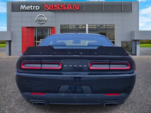 Used 2018 Dodge Challenger R/T image 5