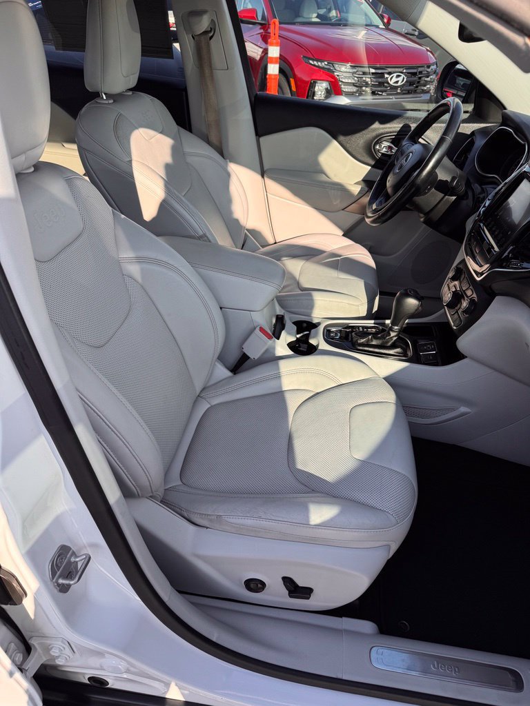 Used 2019 Jeep Cherokee Limited FWD image 12