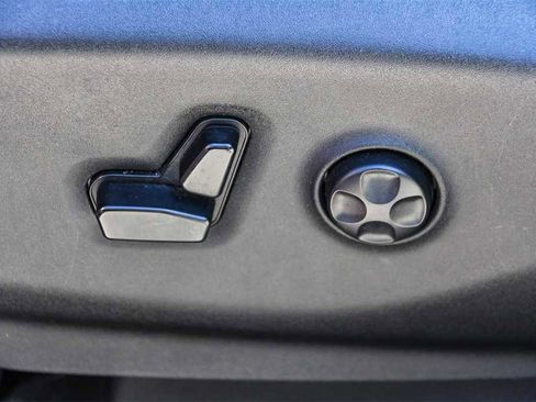 Used 2020 Chrysler Pacifica Limited image 20