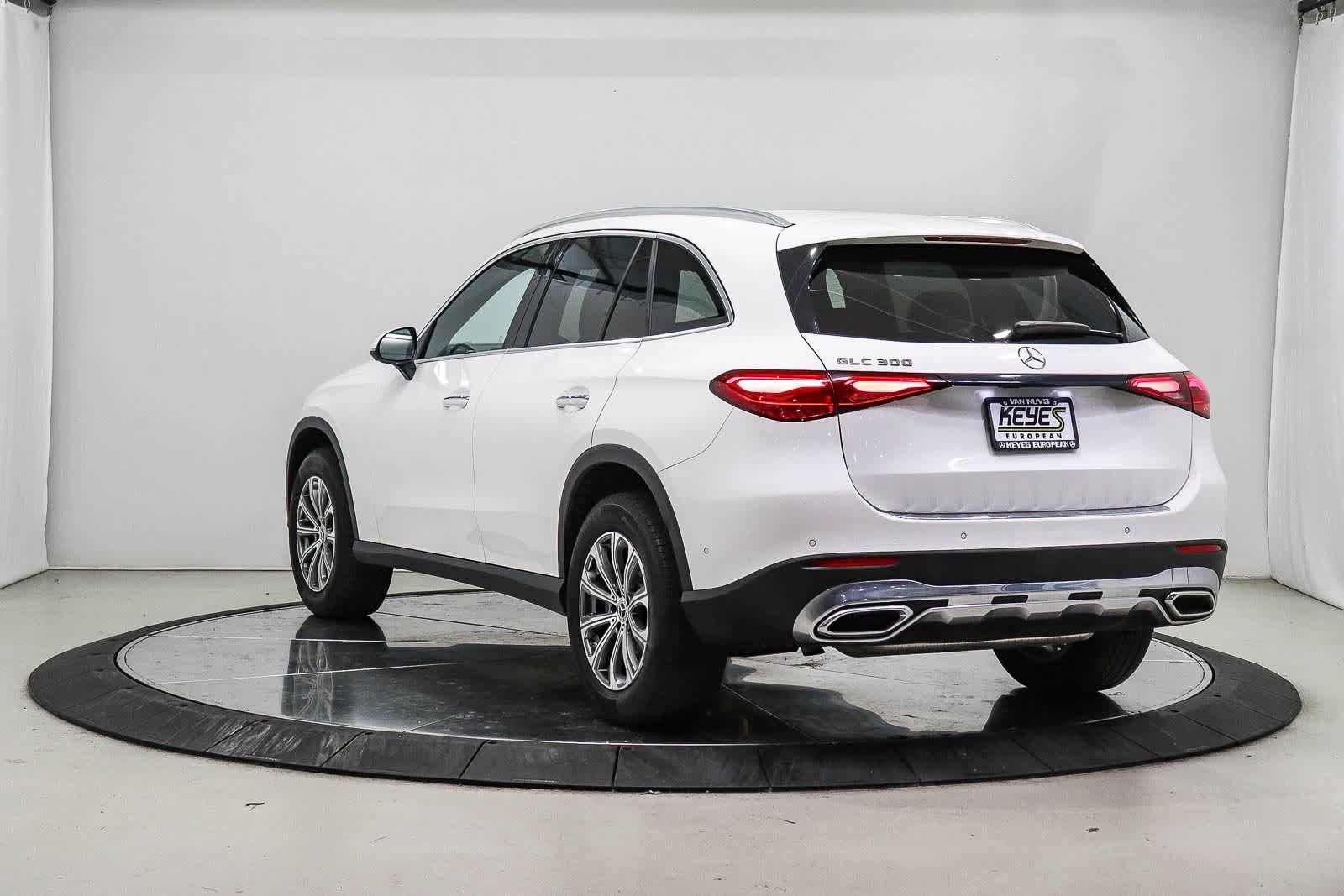 Certified 2024 Mercedes-Benz GLC 300 image 2