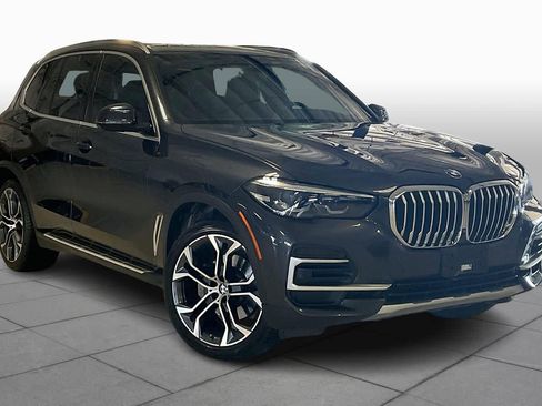 Used 2023 BMW X5 sDrive40i w/ Premium Package image 3