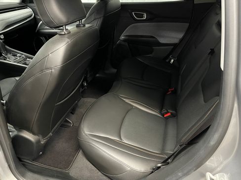 Used 2022 Jeep Compass Latitude AWD/4WD image 19