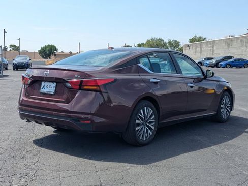 Used 2024 Nissan Altima 2.5 SV FWD image 4